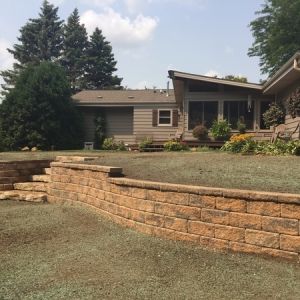 County Materials Integrity block retaining walls (Haven color, rustic finish) in Caledonia, WI
