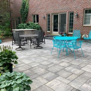 County Materials Grand Discover paver patio (Majestic color) in Wind Point, WI